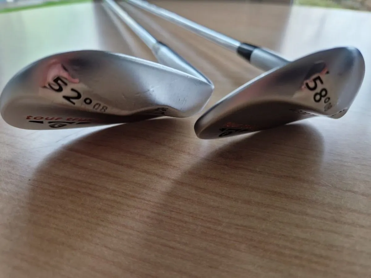 Cobra Tour Trusty Wedges 52° & 58° - Image 2