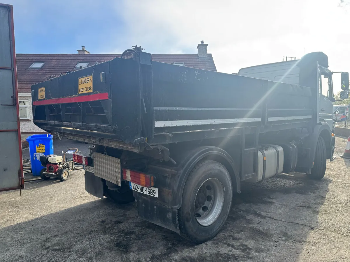 Mercedes-Benz Axor 3 Way Tipper (18t GVW) - Image 4
