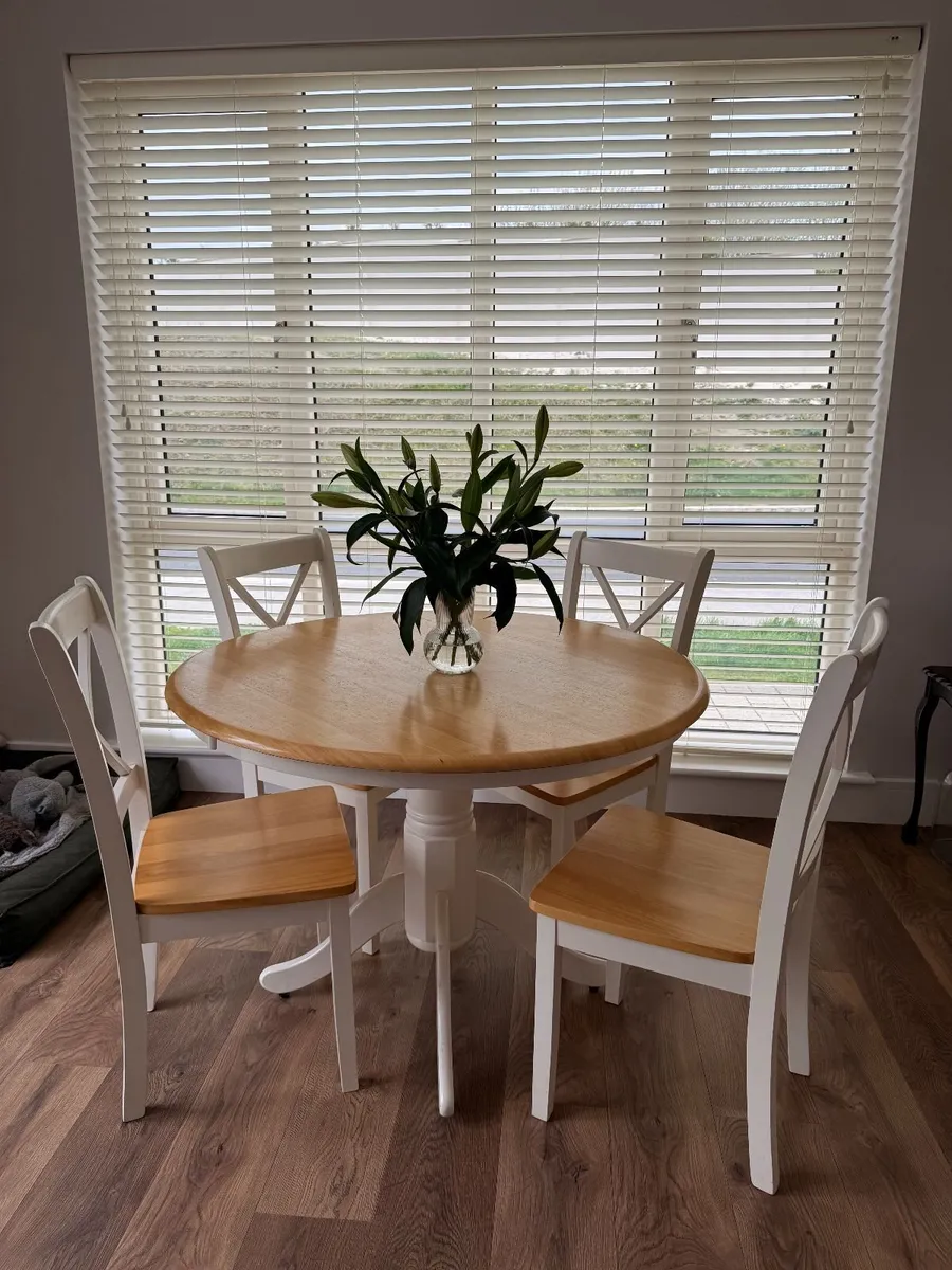 Round Dining Table & 4 Chairs