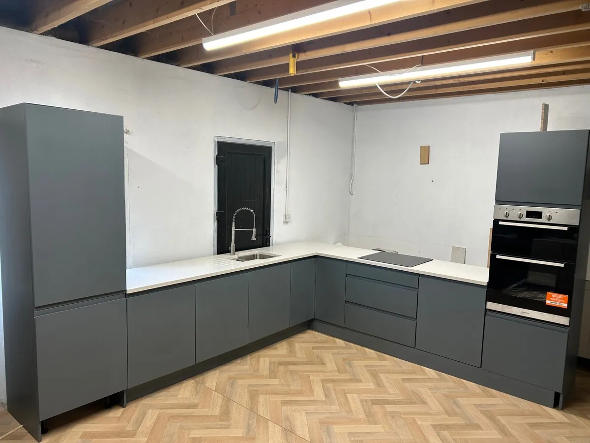 Ex display kitchen - Image 1