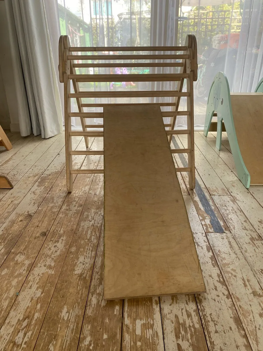 Kids climbing frame - Image 1