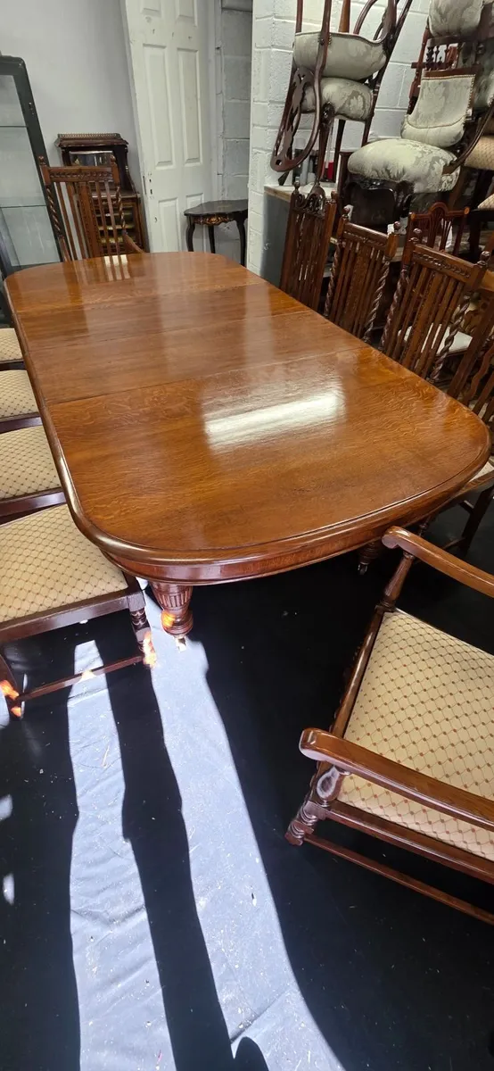 TABLE &  12 CHAIRS  ! - Image 1