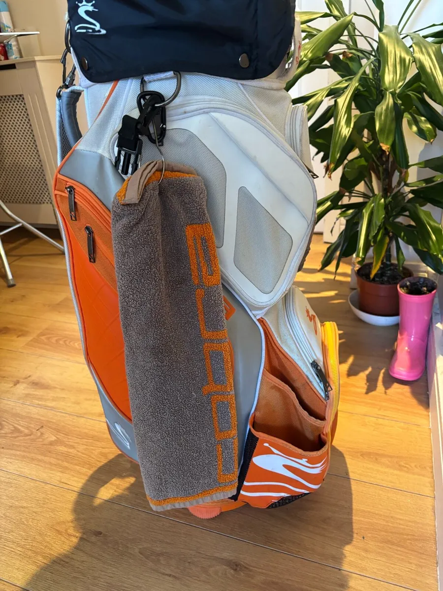 Cobra Golf Cart Bag with towel - Image 1