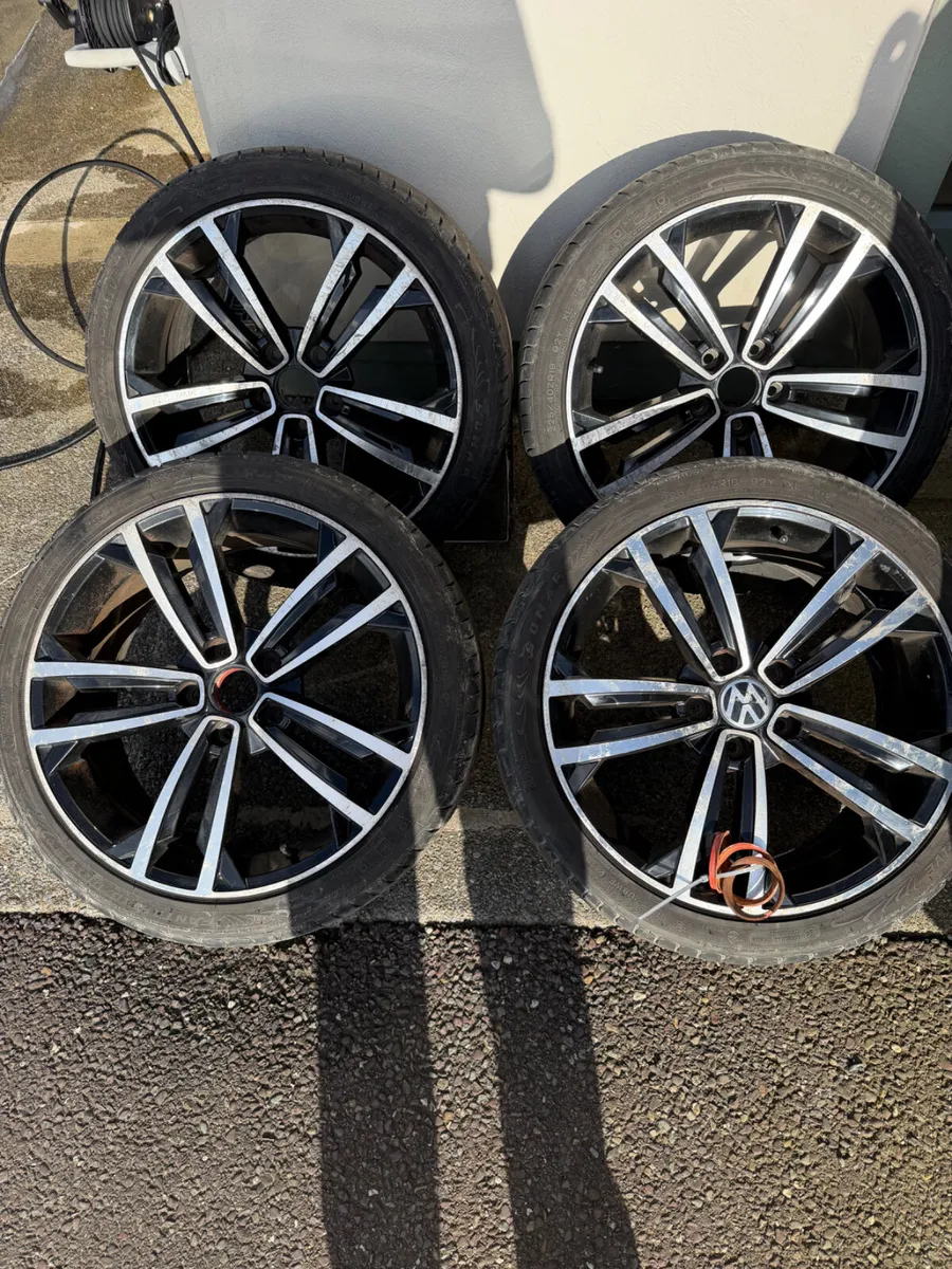 Volkswagen alloys 18 inch - Image 1