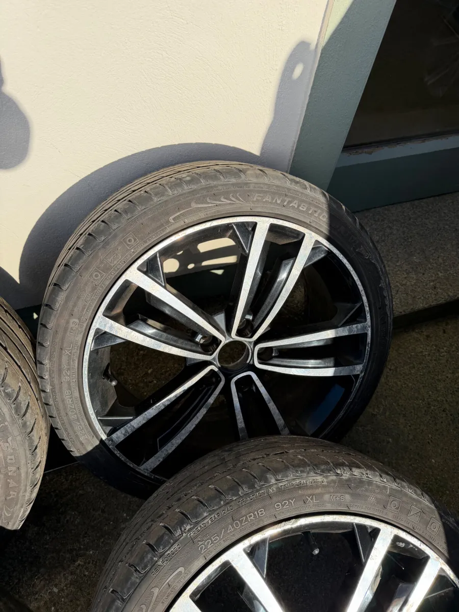 Volkswagen alloys 18 inch - Image 4