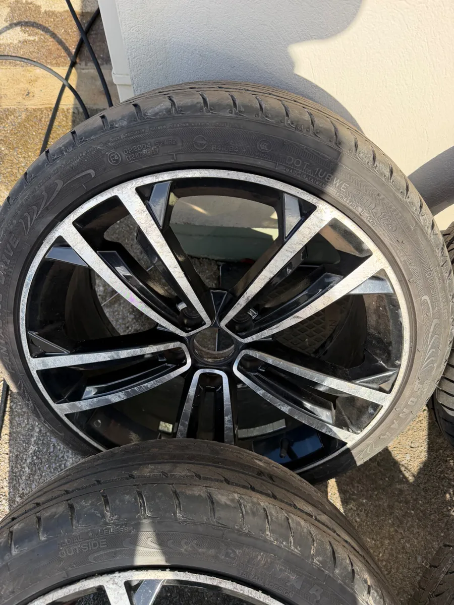 Volkswagen alloys 18 inch - Image 3