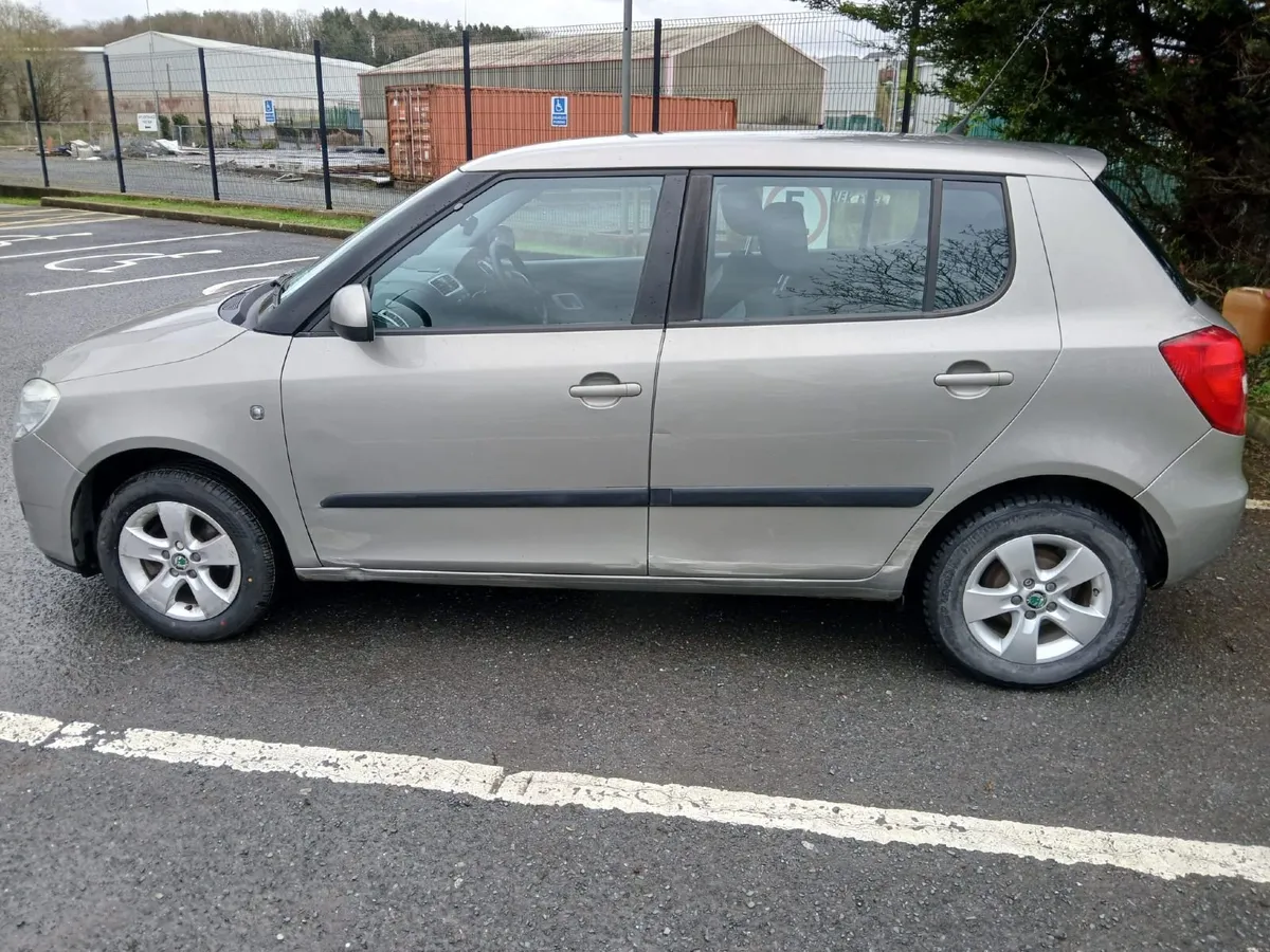 Skoda Fabia 2010 - Image 4