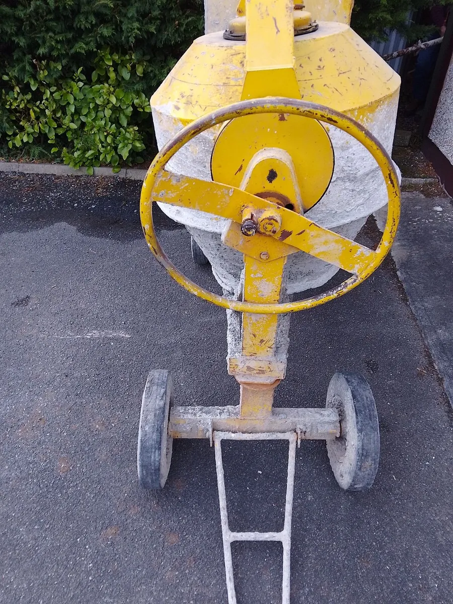 Concrete mixer - Image 3