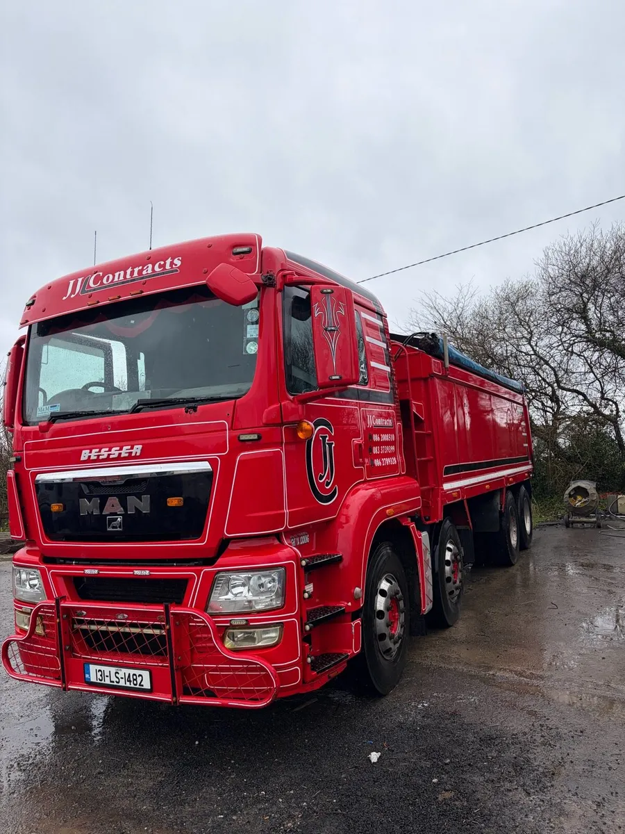 Man 32 400 8 wheel tipper tar spec - Image 1