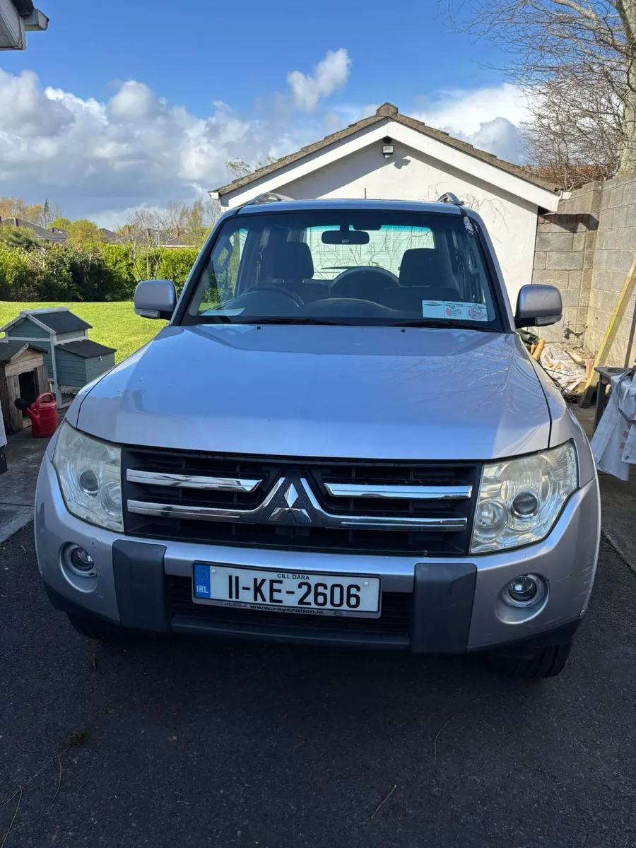 Mitsubishi Pajero 2011 - Image 2