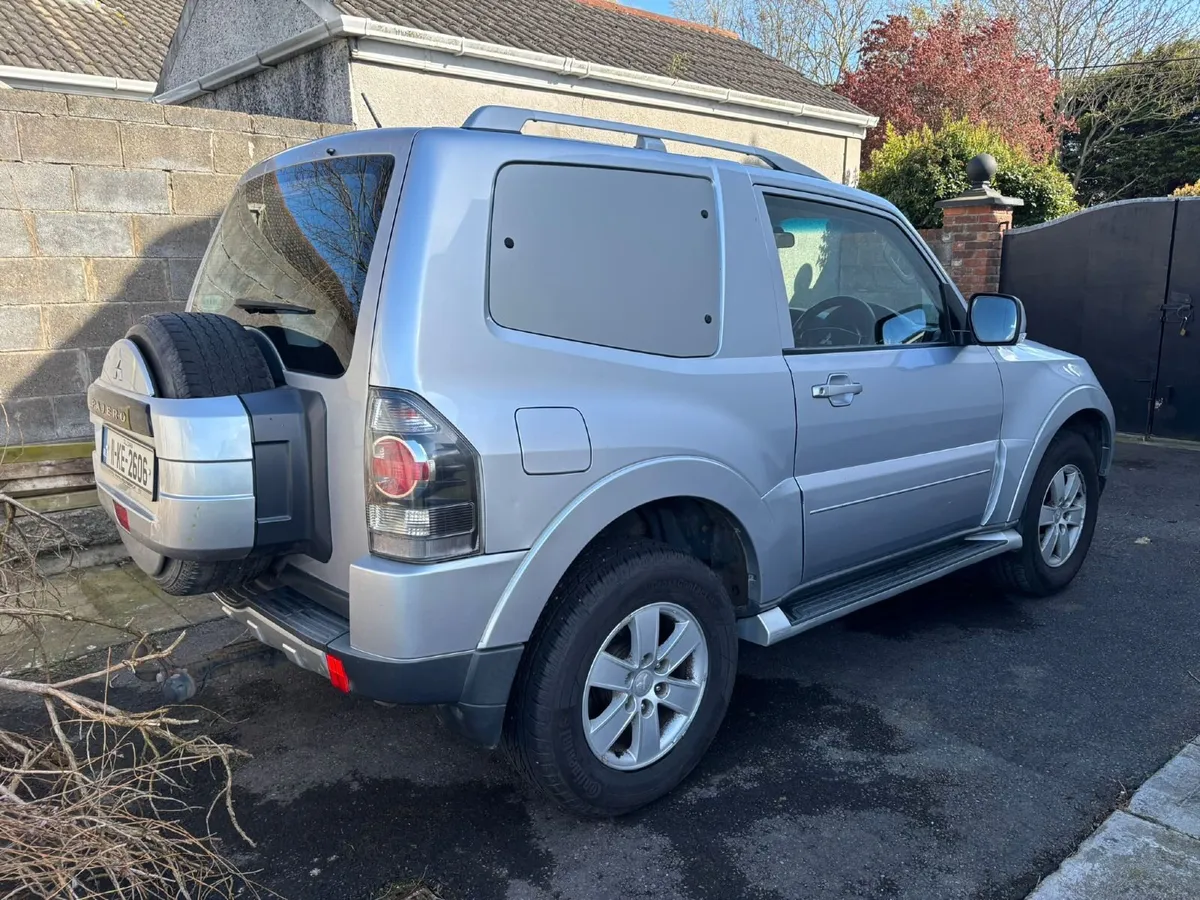 Mitsubishi Pajero 2011 - Image 1