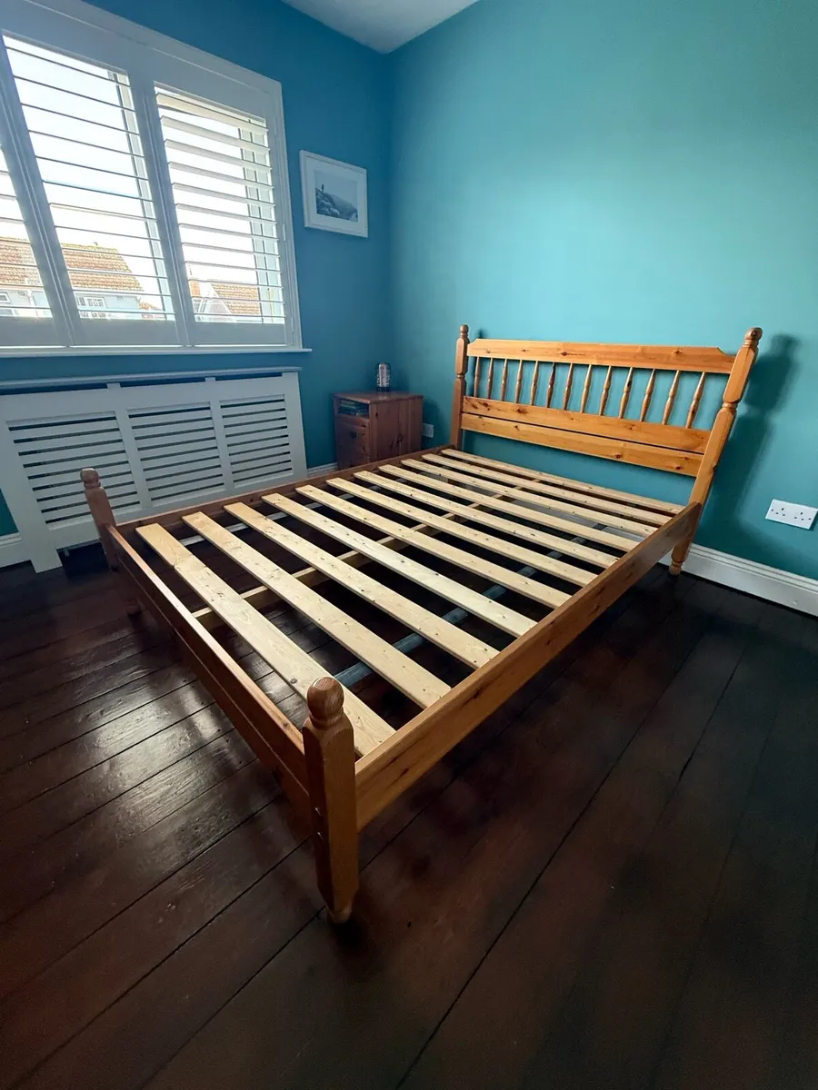 Bedroom furniture set - Image 1