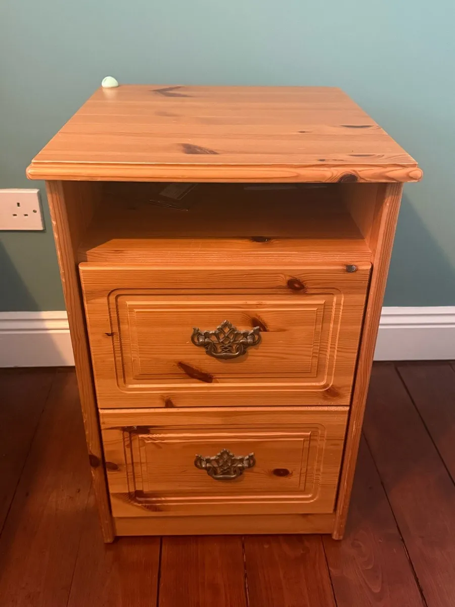 Bedroom furniture set - Image 2