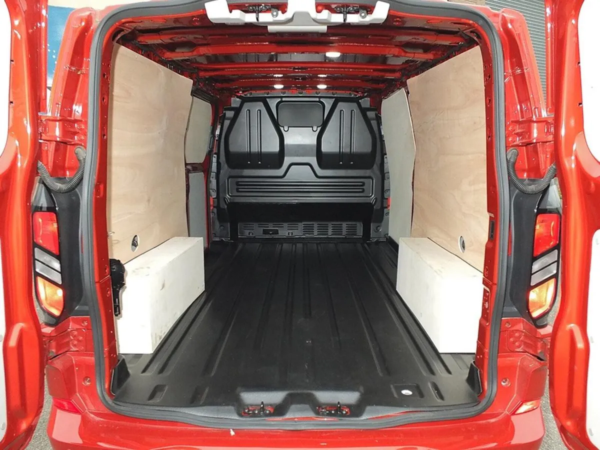 2024 Ford Transit Custom Panel Van - Image 4
