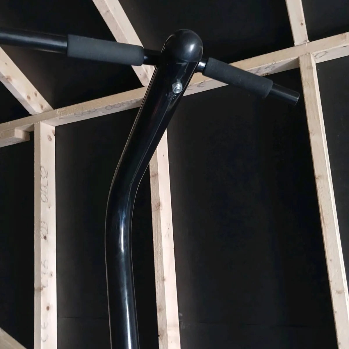 Pull up station caprains chair - Image 3