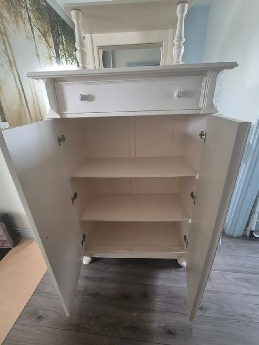 Linen Closet - Image 2