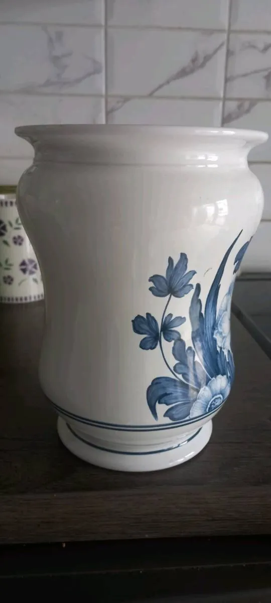Lovely Vintage Italian made Ceramic Vase - Image 2