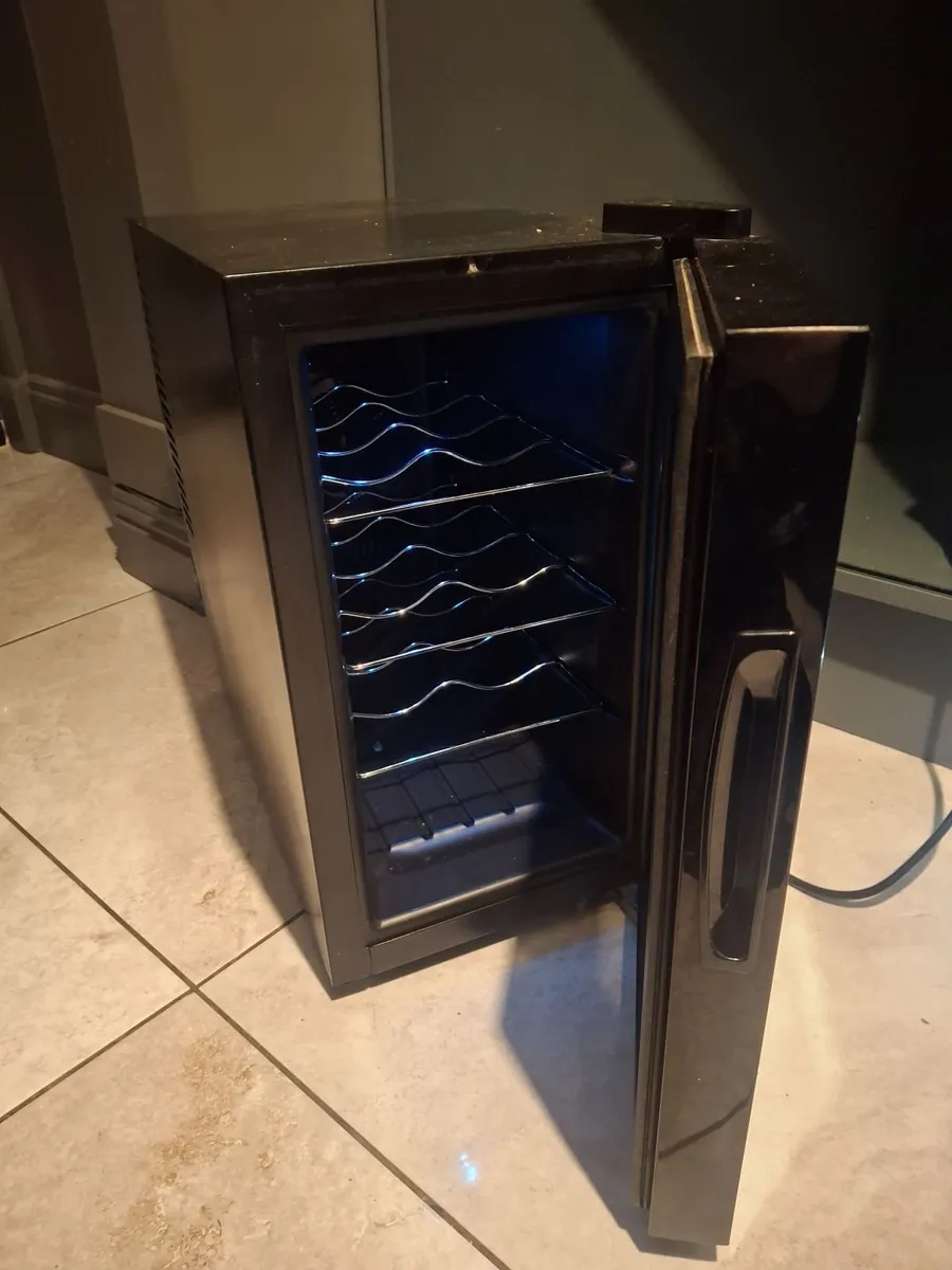 DRINKS MINI FRIDGE - Image 1