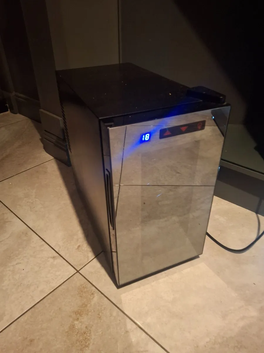 DRINKS MINI FRIDGE - Image 3