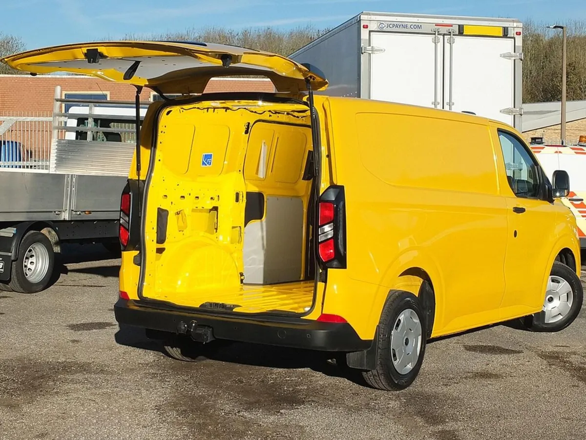 2025 Ford Transit Custom Panel Van - Image 3
