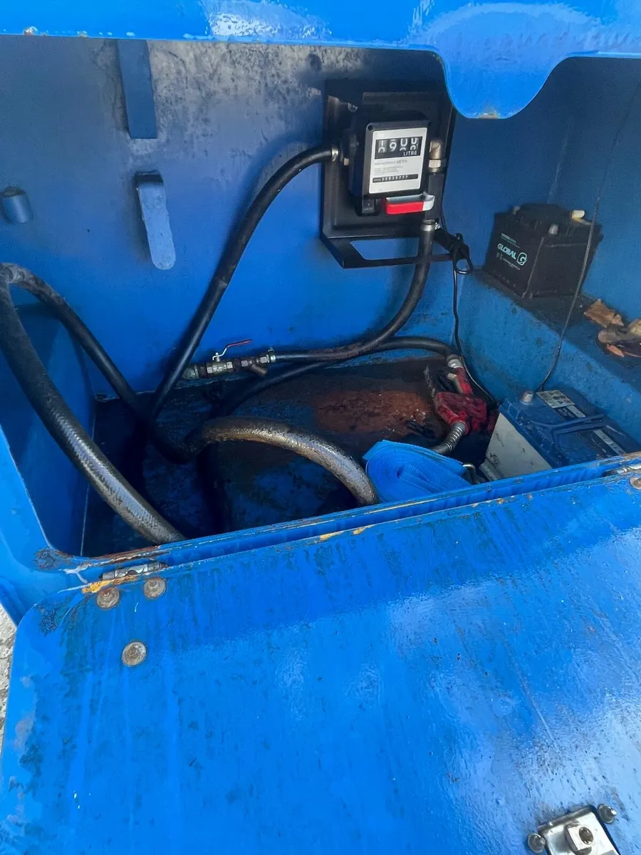 Diesel bowser Chieftan - Image 4