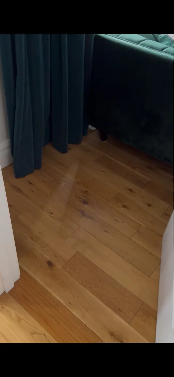 Used solid wood oak flooring - Image 1