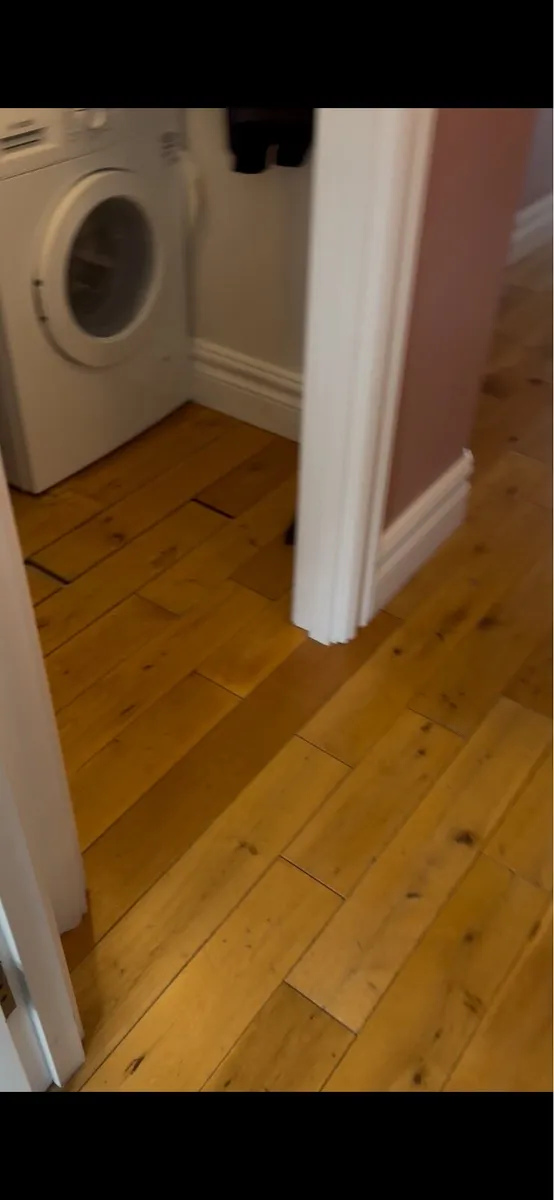 Used solid wood oak flooring - Image 3