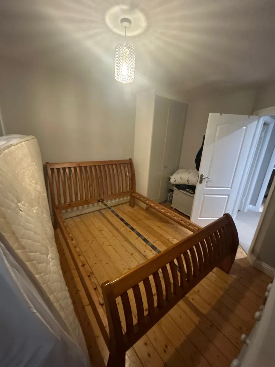 King size sleigh bed - Image 3
