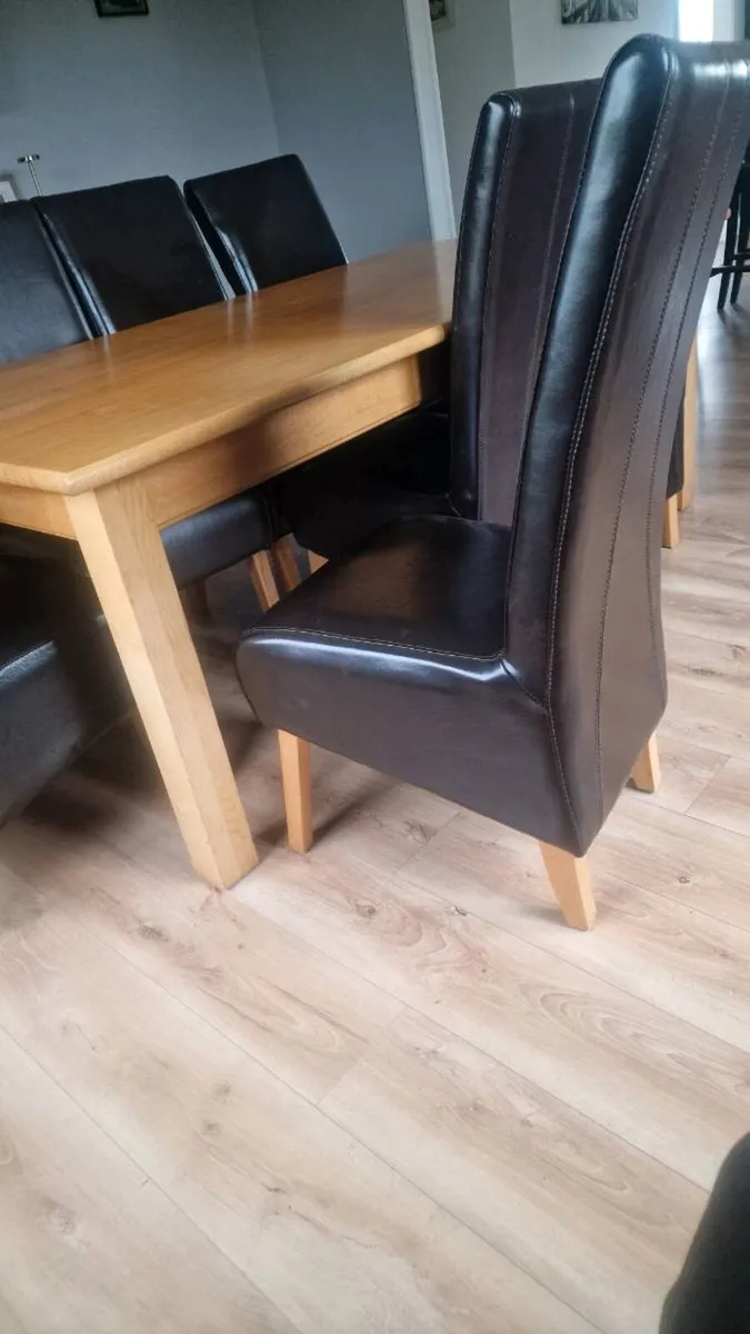 Table and Chairs - Image 3