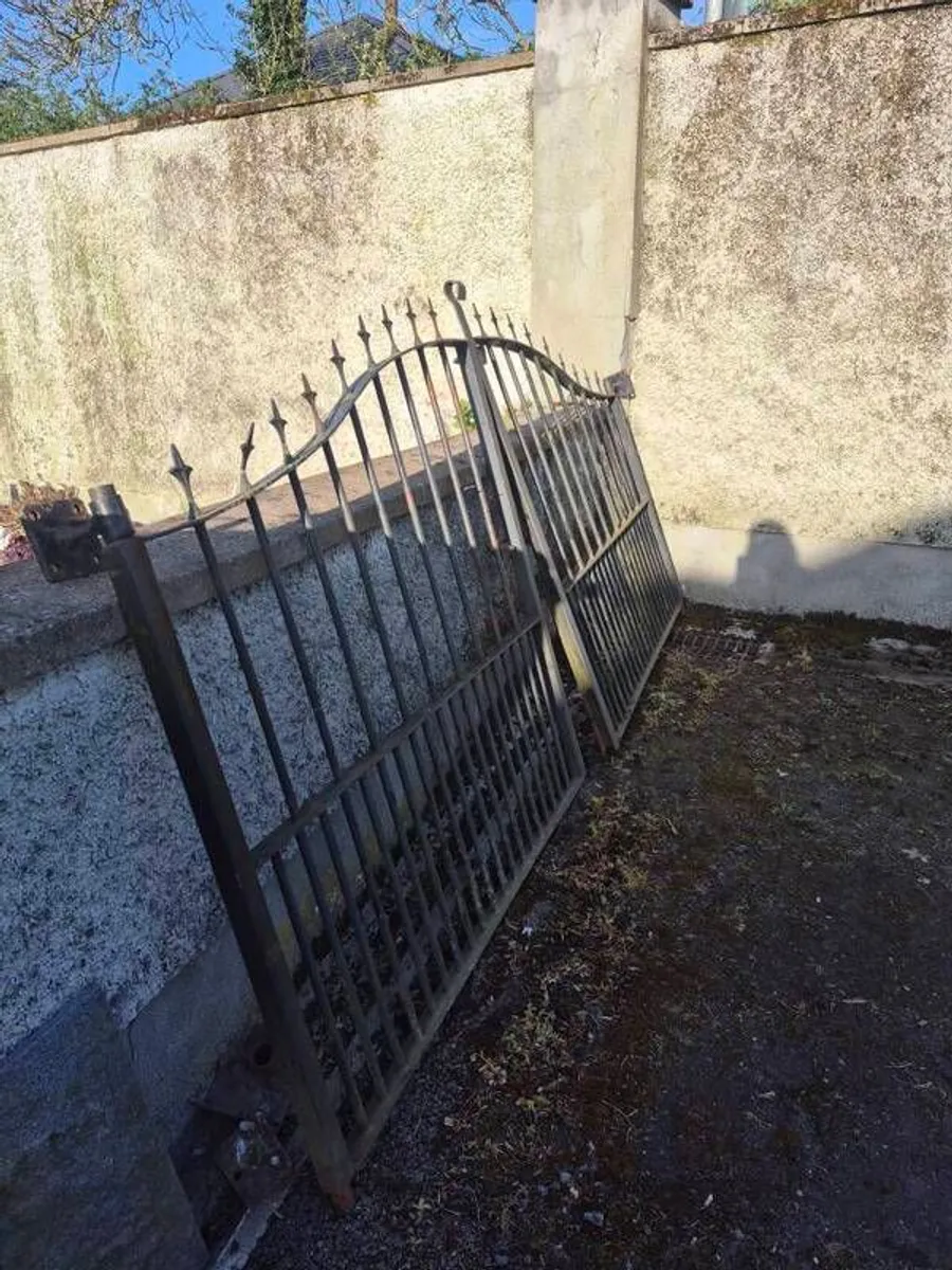 Metal Gates - Image 2