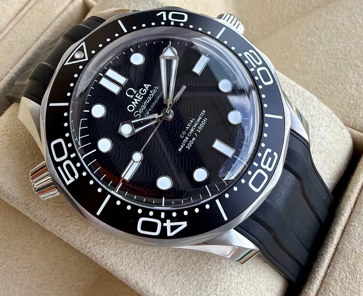 Omega Seamaster Diver 300M No Date - Image 1