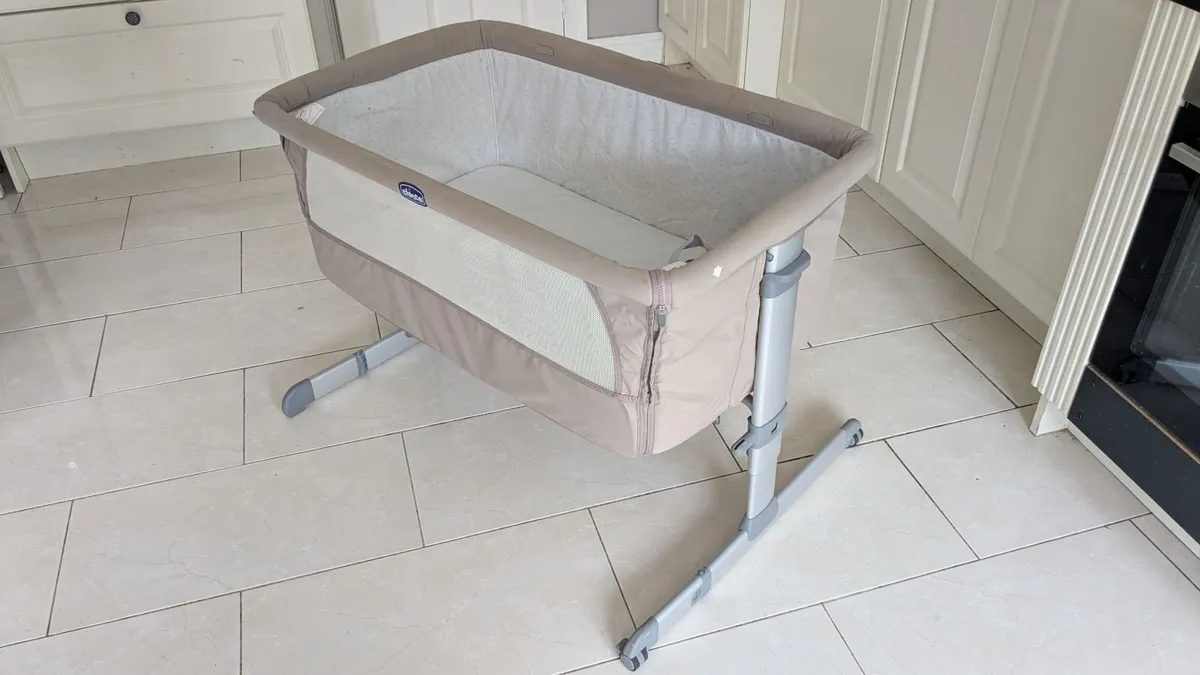 Chicco Next2Me co-sleeper – Excellent Condition - Image 1