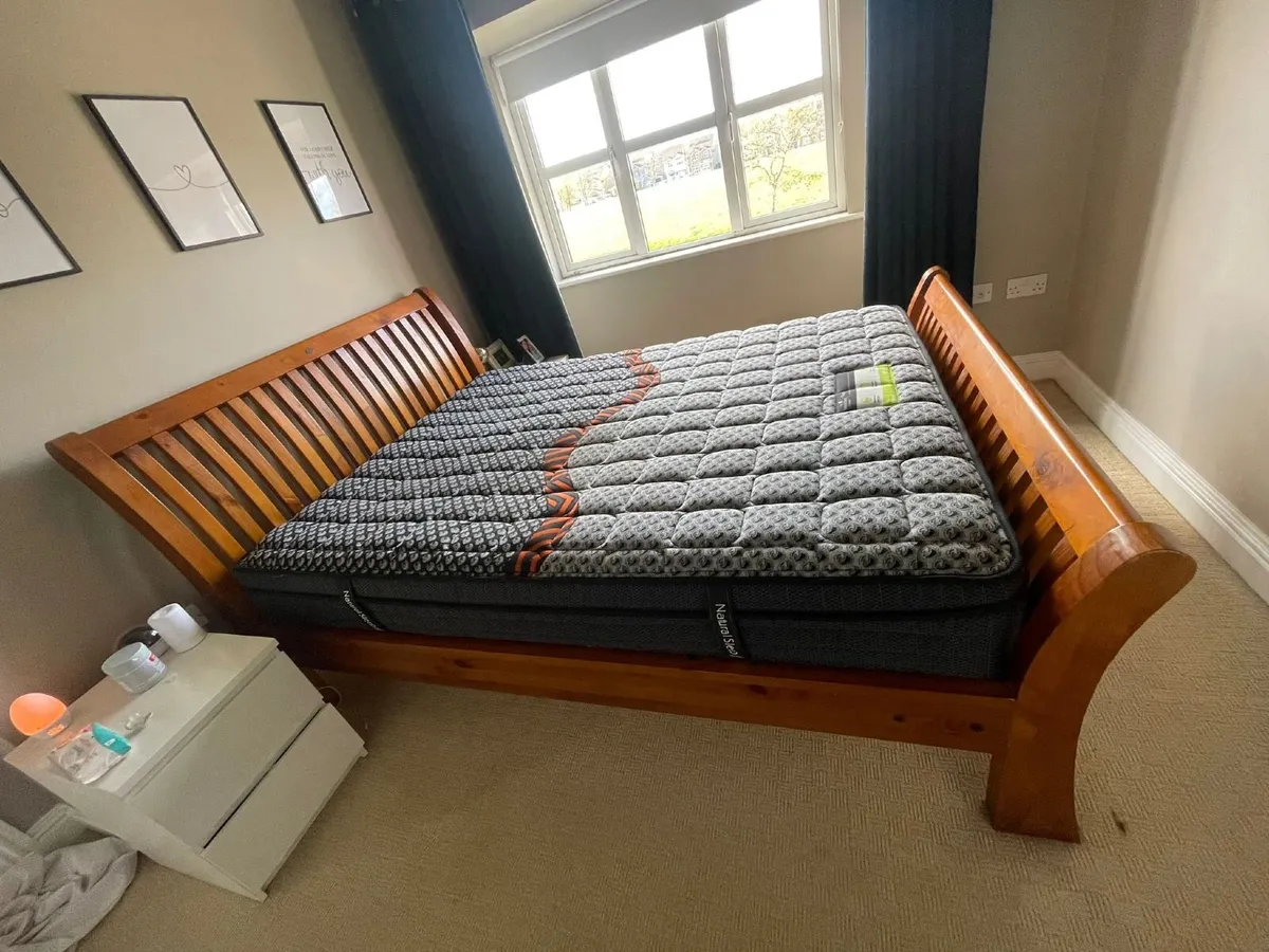 King size wooden sleigh bed - Image 3