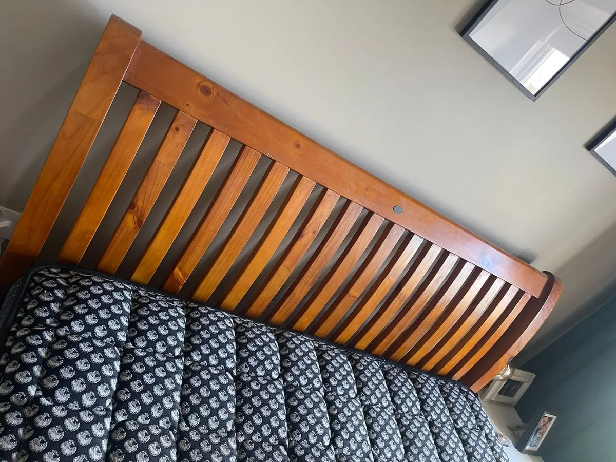 King size wooden sleigh bed - Image 1