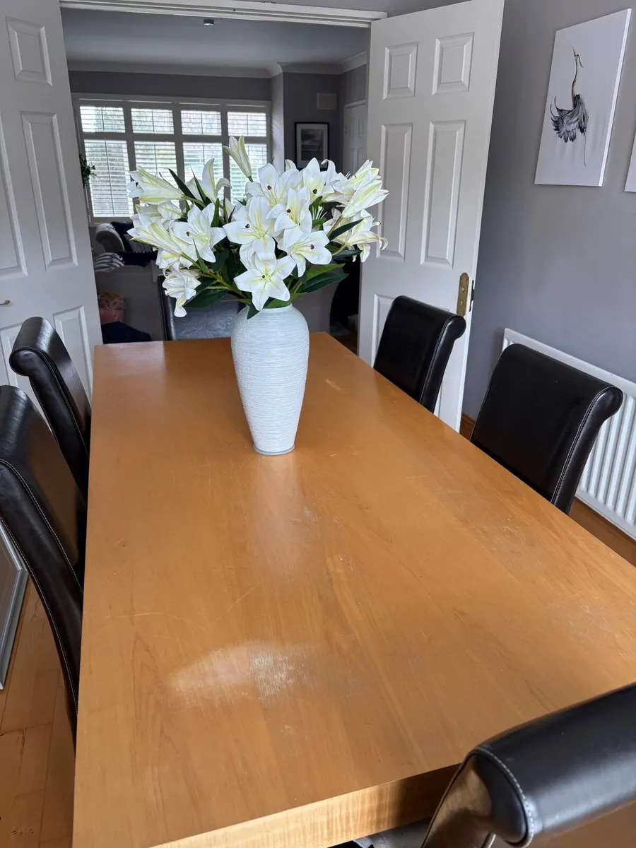 Dining room table and 6 chairs - Image 3