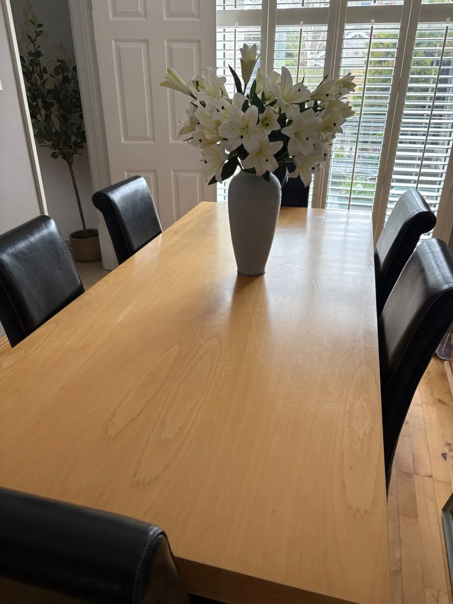 Dining room table and 6 chairs - Image 4
