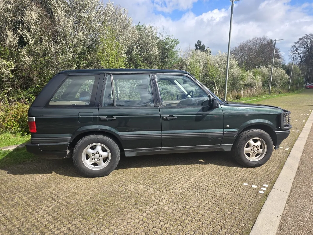 Land Rover Range Rover - Image 1