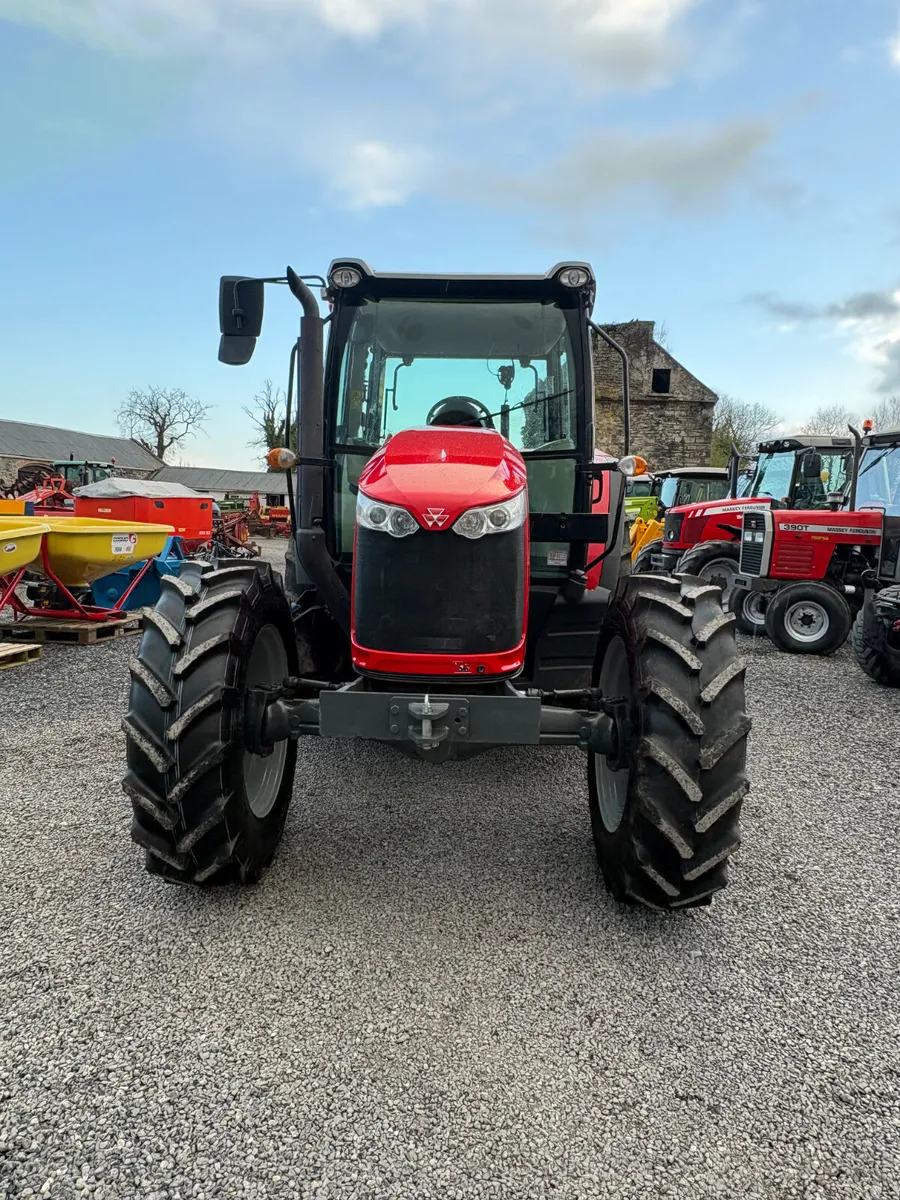 Massey Ferguson 5711 tractor - Image 3