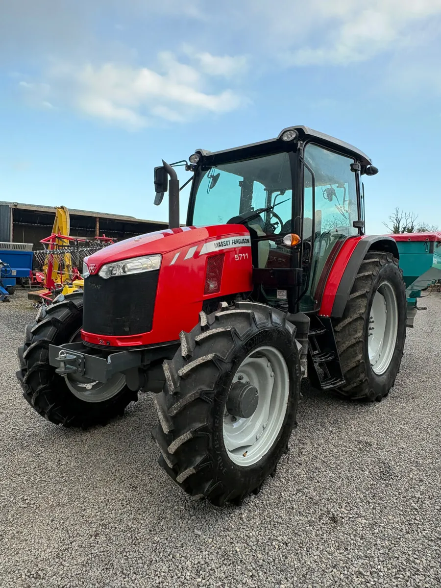 Massey Ferguson 5711 tractor - Image 1
