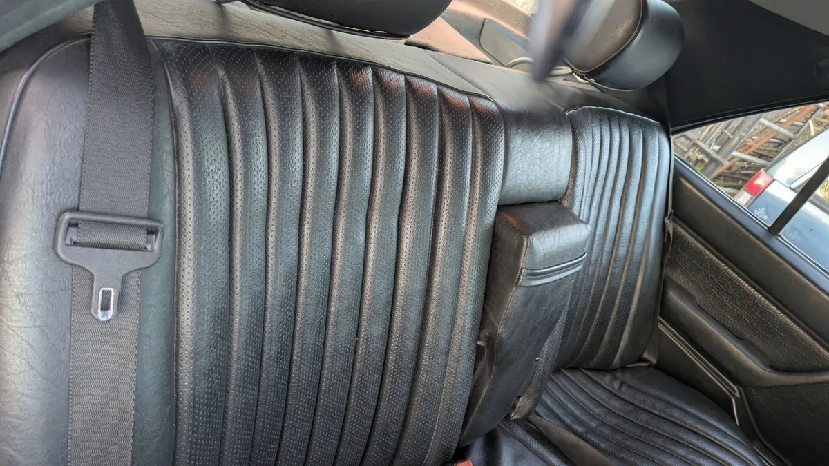 Mercedes-Benz E-Class 1987 - Image 3