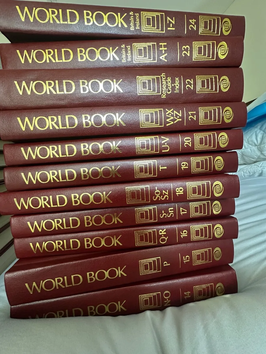 Complete set Encyclopaedia Britannica, - Image 3