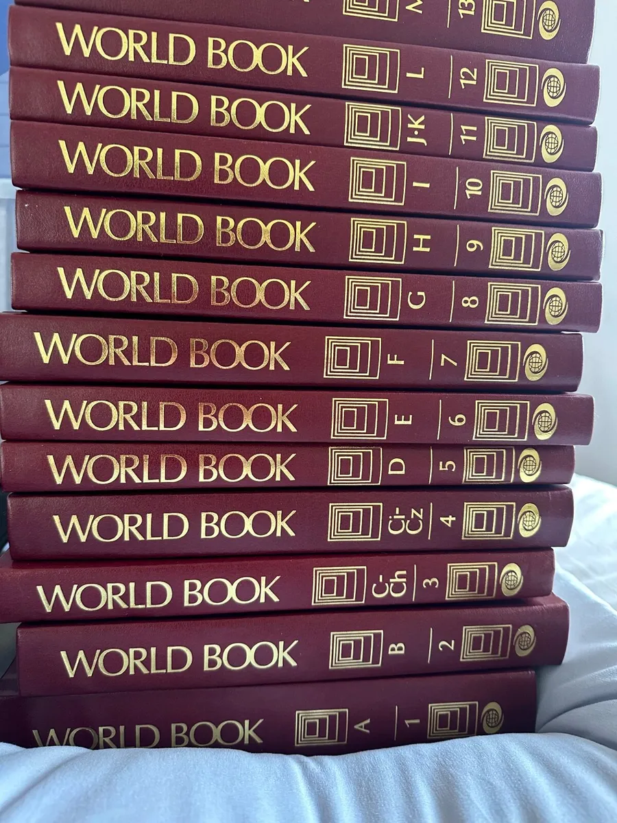 Complete set Encyclopaedia Britannica, - Image 1