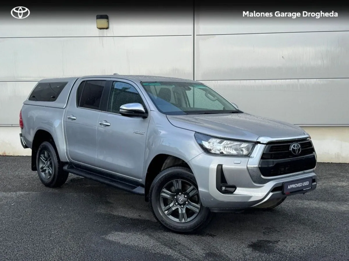Toyota Hilux 2.8 SR5 D/CAB AUTO 4DR A - Image 1