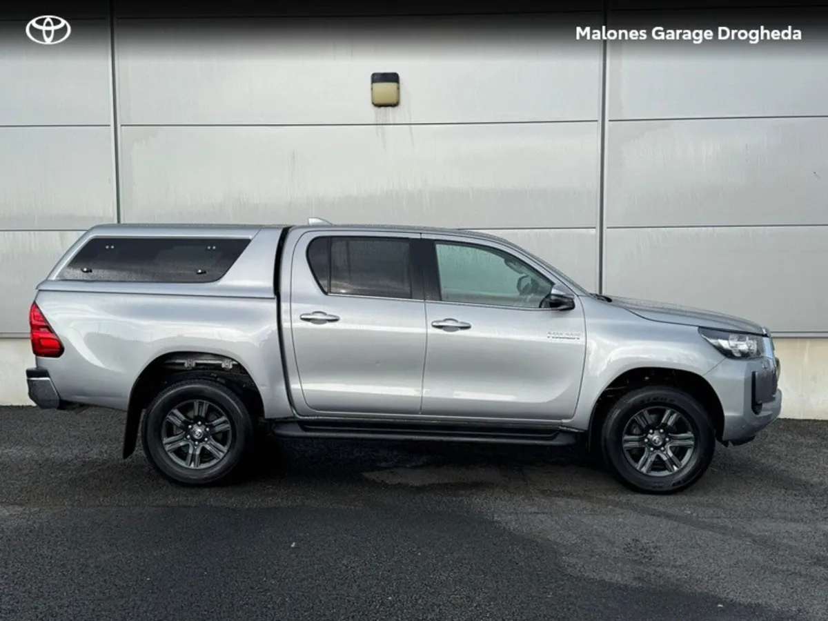 Toyota Hilux 2.8 SR5 D/CAB AUTO 4DR A - Image 3