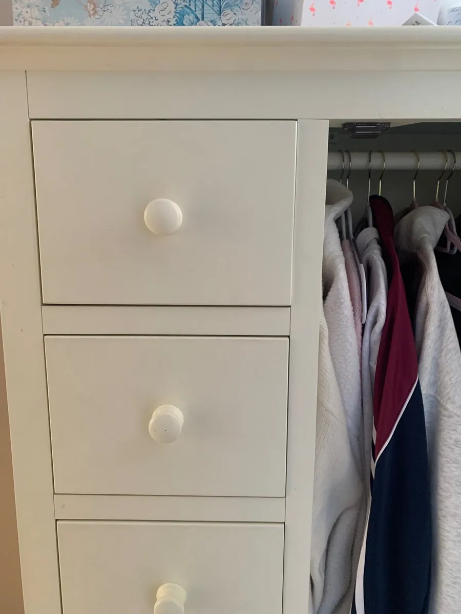 Kids wardrobe and matching book shelf - Image 2