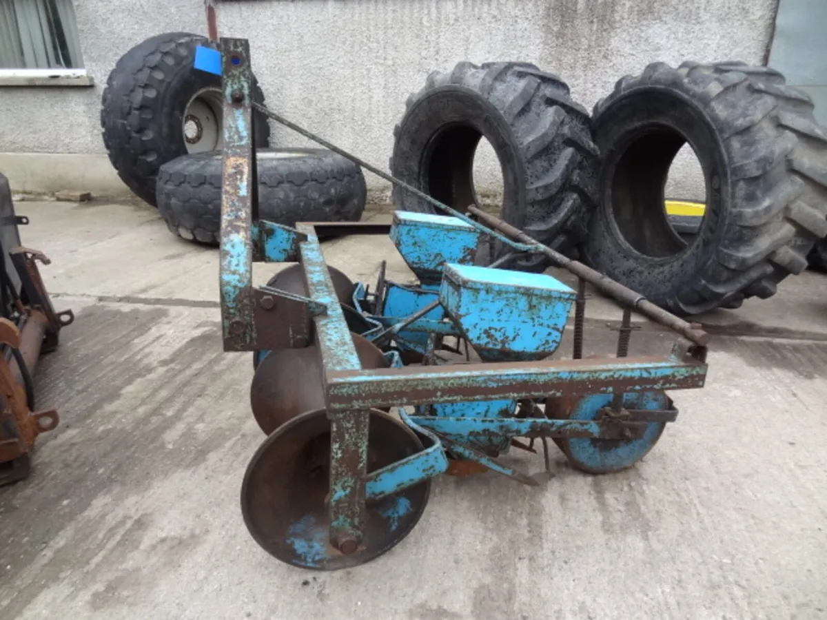 Webb 2 row turnip Drill - Image 4