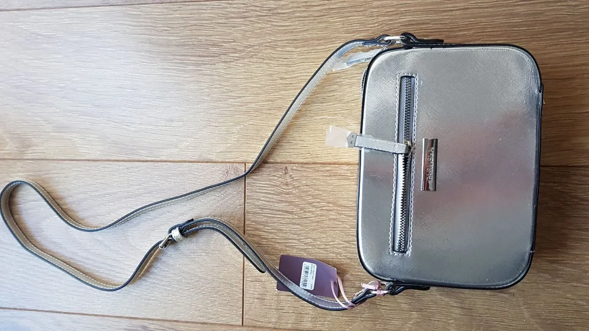handbag- BRAND NEW - Image 2