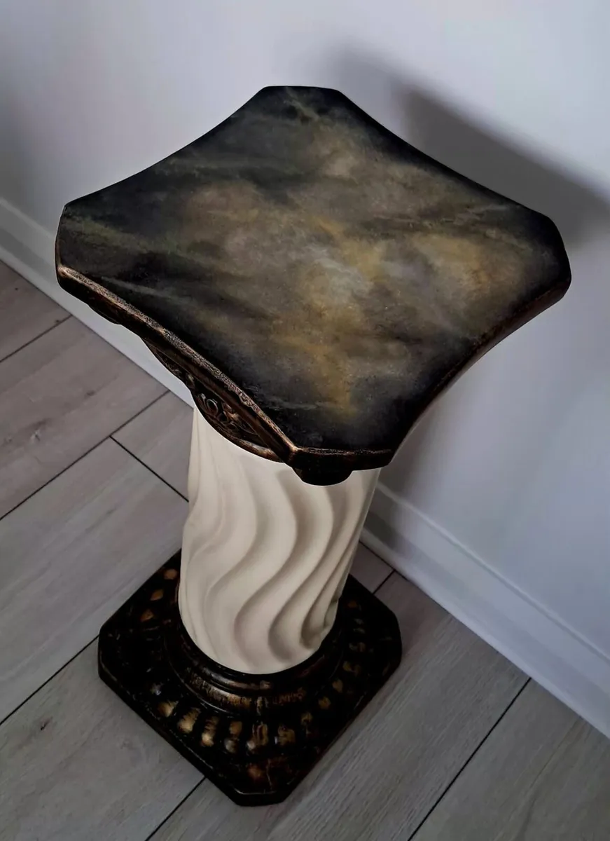 Large roman style paster column - Image 4