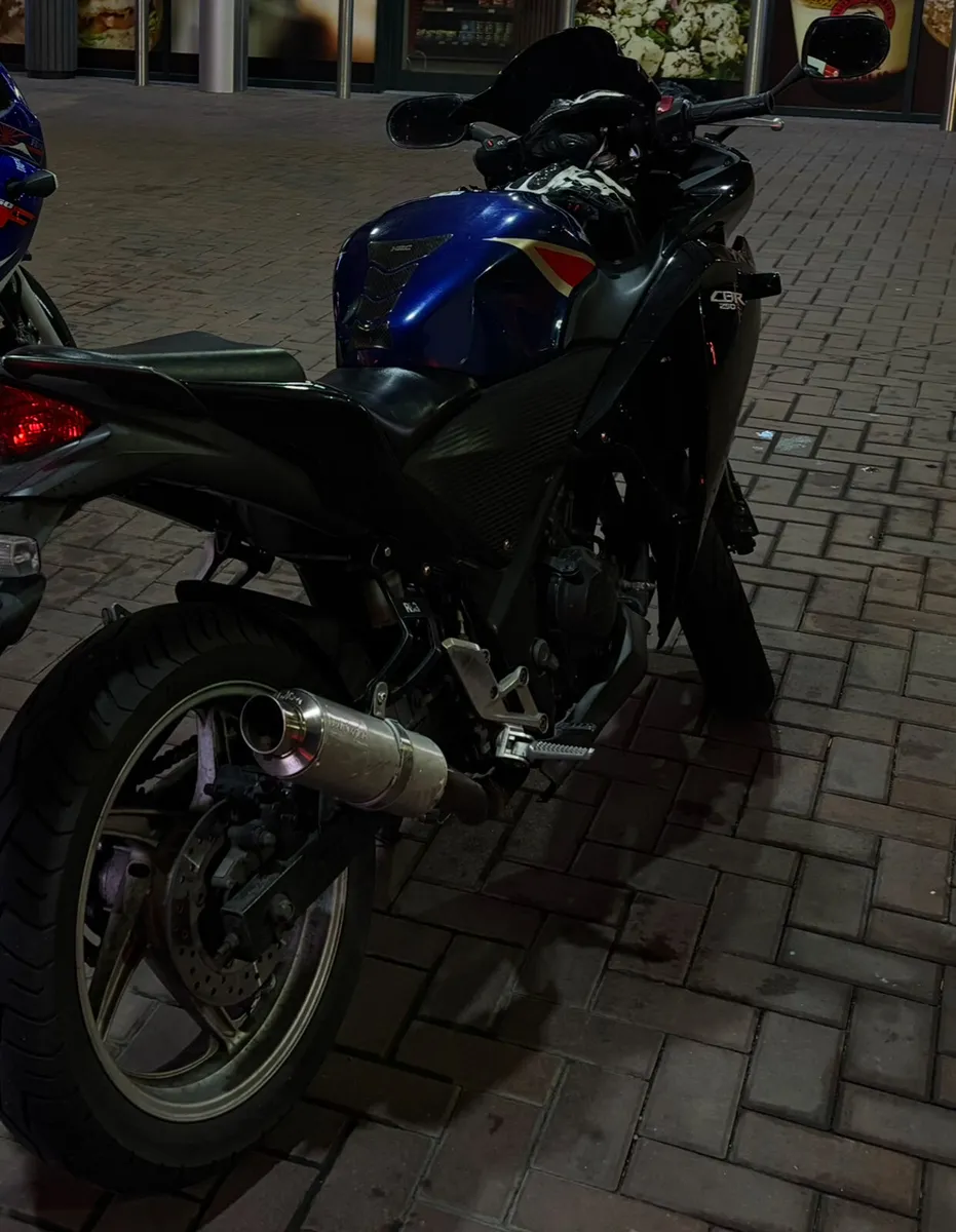 Honda CBR 250rr - Image 1