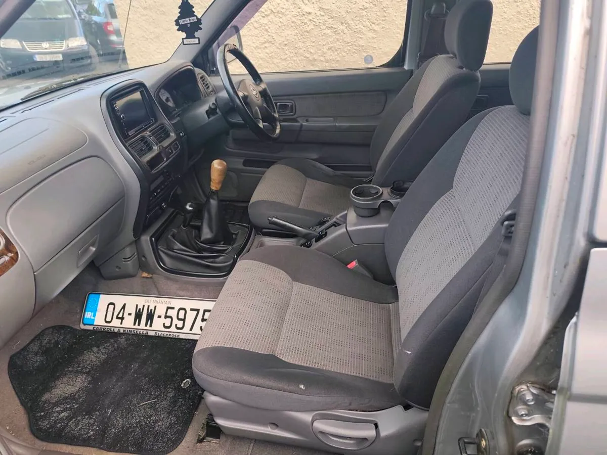 04 Nissan Navara 2.5 4X4 crewcab pickup - Image 4